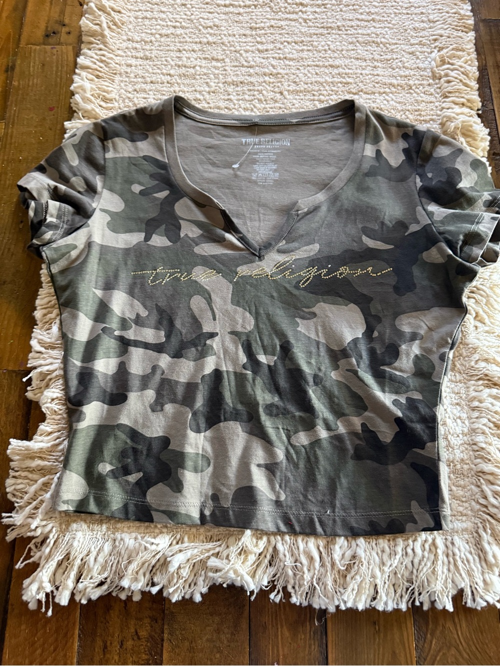 True Religion Womens Medium Crystal Logo Camo Crop Baby Tee NWT M